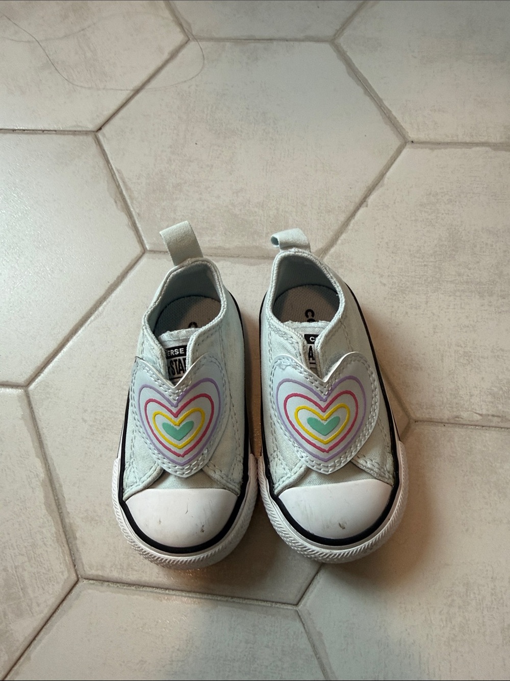 Converse baby girls White Slip-On Sneakers with Multicolor Heart Detail size 4